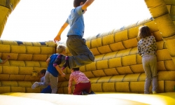 action-activity-bouncy-castle-296308_resultat.jpg