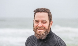 adult-beach-beard-736716_resultat.jpg